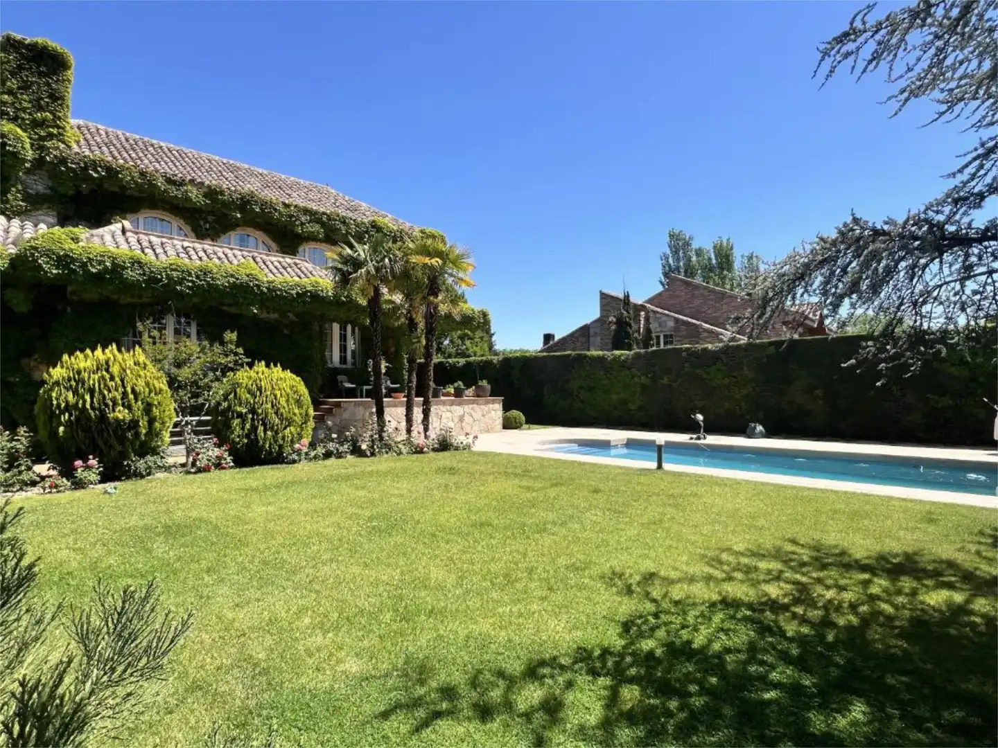 Casa o xalet en venda a Calle Castillo de Aulencia, 10, Villafranca del Castillo Jardí de Casa o xalet en venda en Villanueva de la Cañada amb Aire condicionat, Terrassa i Piscina