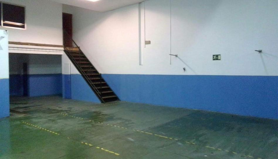 Industrial buildings to rent in Calle la Red Veinticinco, 28, La Paz, Sevilla - image 1 Photo 1 of Industrial buildings to rent in Calle la Red Veinticinco, 28, La Paz, Sevilla