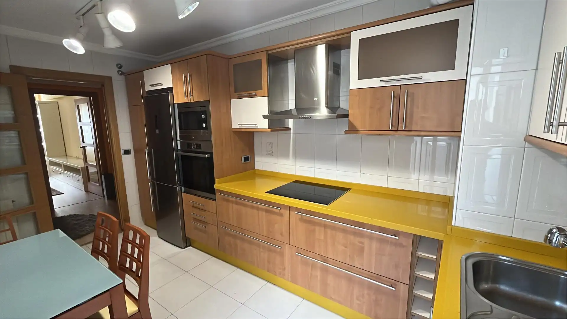 Room in Rúa de Sanjurjo Badía, 206, Teis Kitchen of Flat for share in Vigo with Heating, Parquet flooring and Furnished