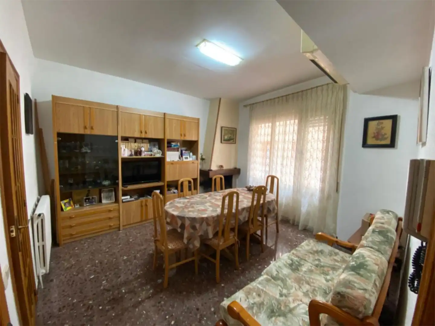 Casa adosada en venta en Carrer de la Bassa D'en Gaire, 5, Gandesa Comedor de Casa adosada en venta en Gandesa con Aire acondicionado
