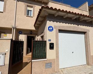Vista exterior de Pis en venda en La Guardia amb Calefacció, Terrassa i Moblat