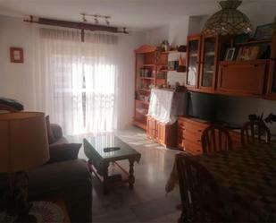 Sala d'estar de Pis en venda en Almuñécar amb Aire condicionat, Jardí privat i Terrassa
