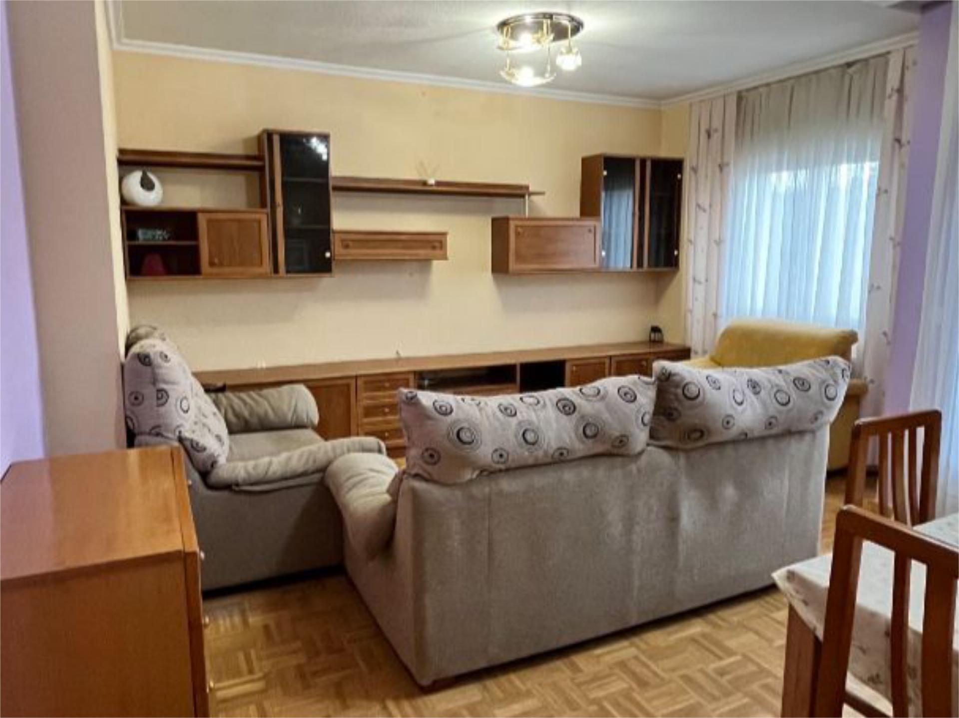 Sala d'estar de Pis en venda en Segovia Capital amb Calefacció, Parquet i Terrassa