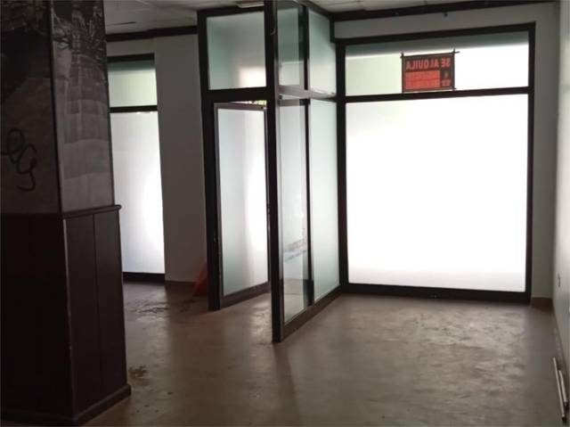 Local comercial en Alquiler en Calle Camilo José Cela, 1 en La Buhaira