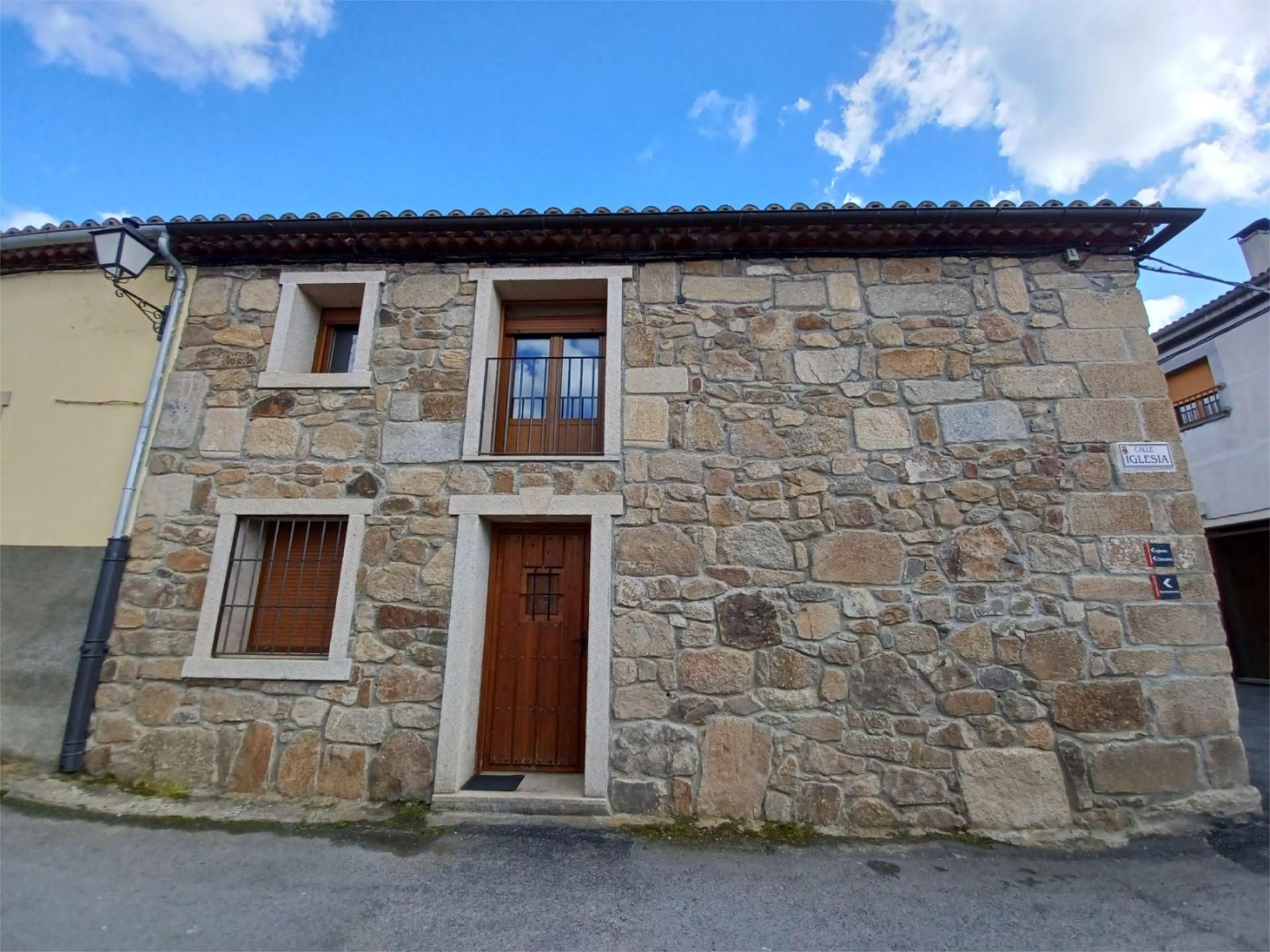 Exterior view of Flat for sale in Aldeanueva de Santa Cruz  with Balcony