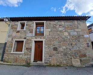 Vista exterior de Pis en venda en Aldeanueva de Santa Cruz amb Calefacció i Balcó