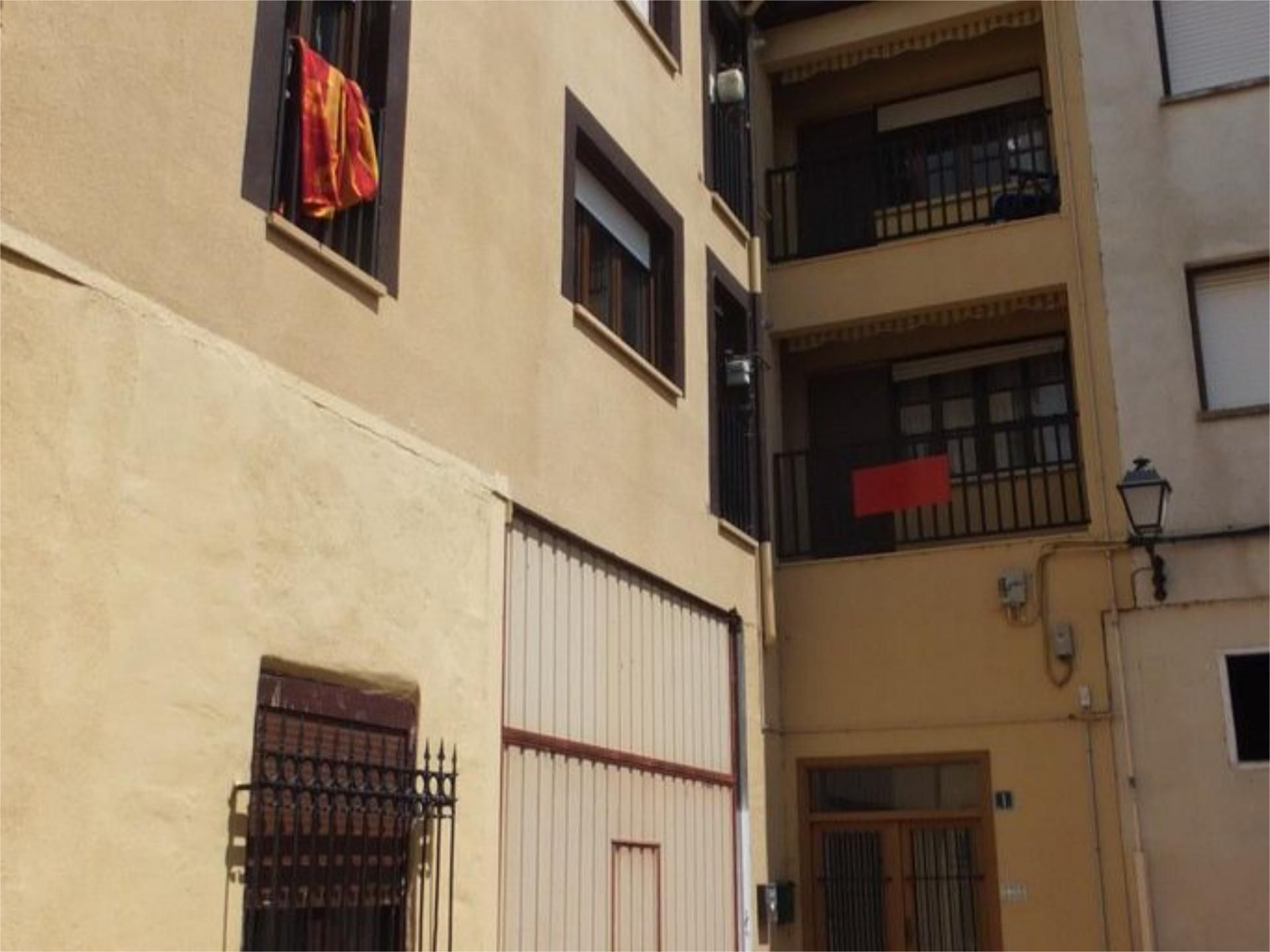 Vista exterior de Pis en venda en Cihuri amb Calefacció, Parquet i Moblat