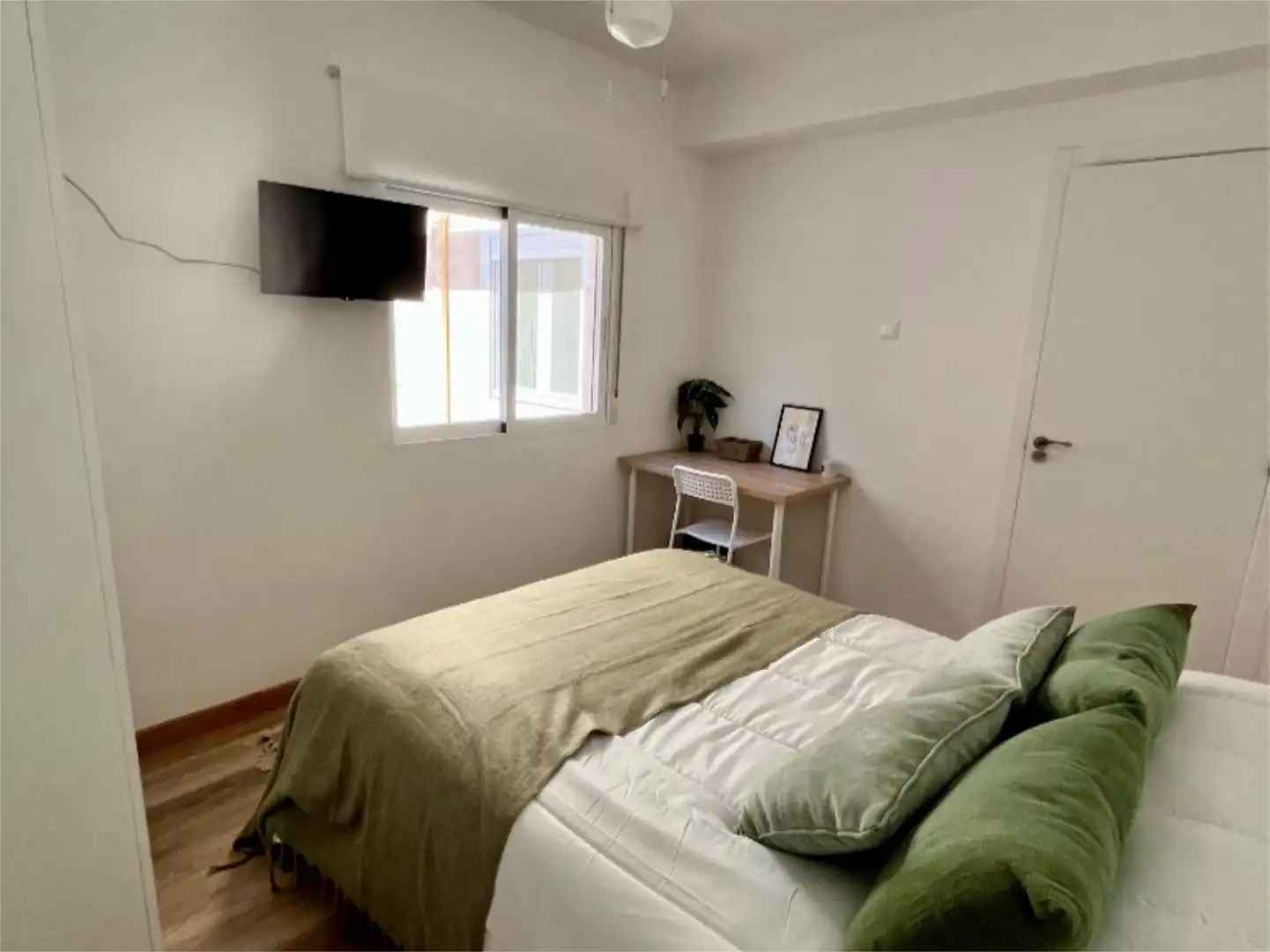 Room in Carrer d'Algol, 15, Ciudad de Asís