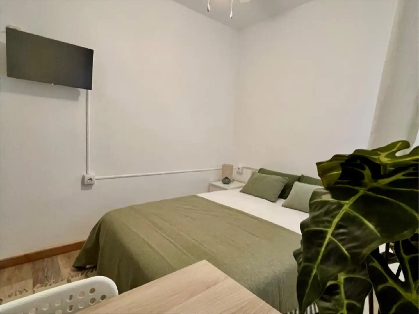 Room in Carrer d'Algol, 15, Ciudad de Asís