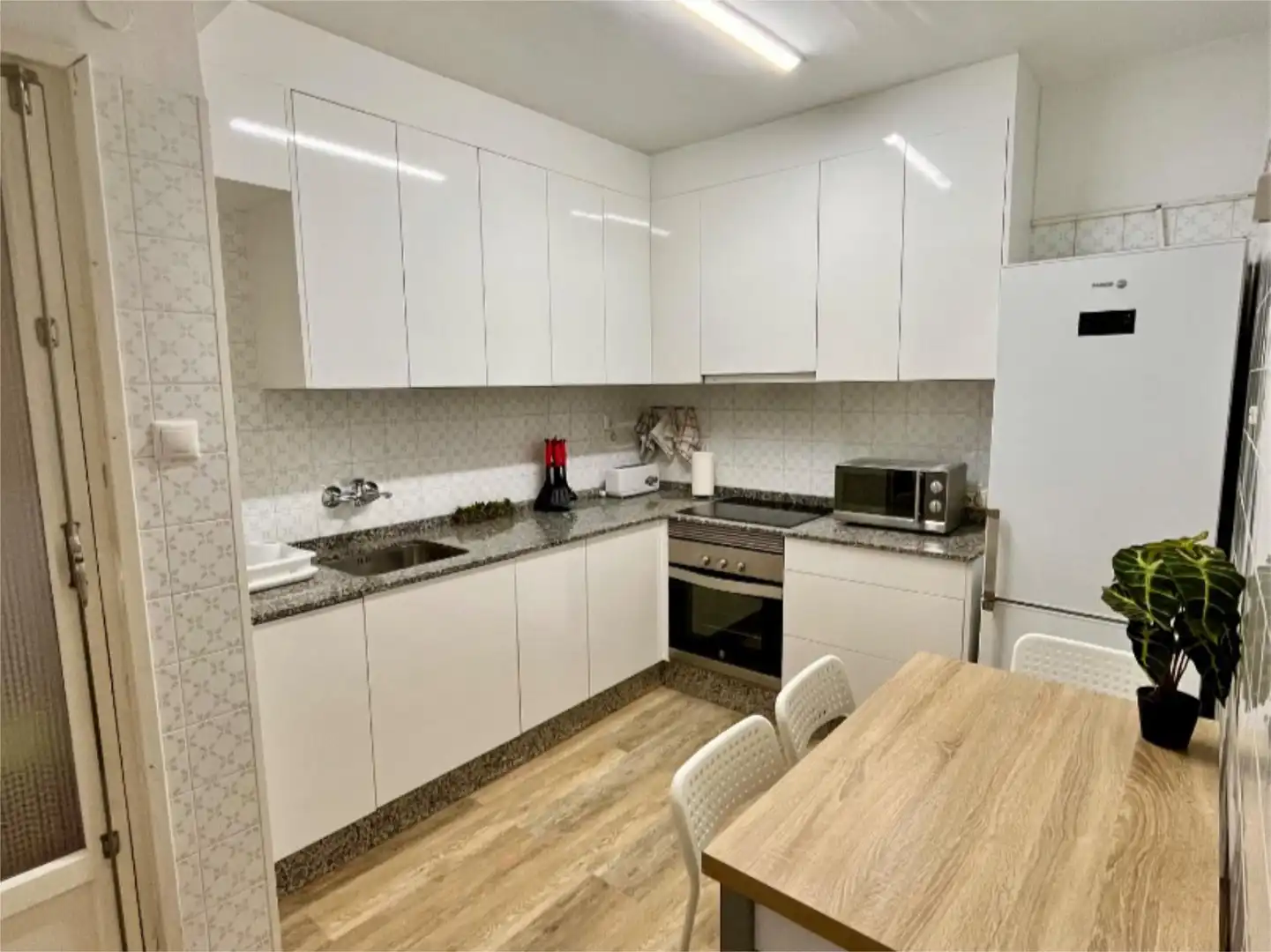 Room in Carrer d'Algol, 15, Ciudad de Asís