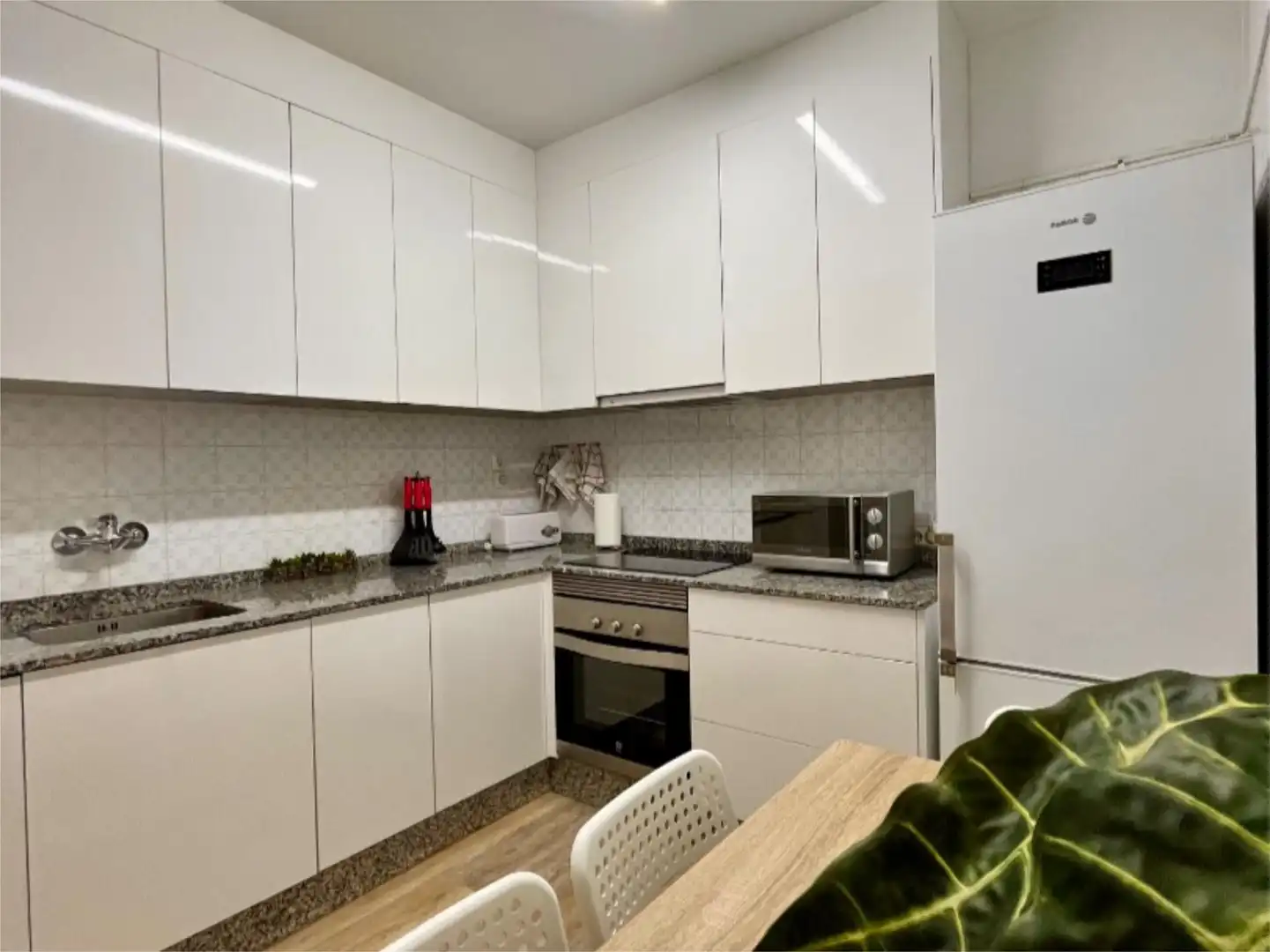 Room in Carrer d'Algol, 15, Ciudad de Asís