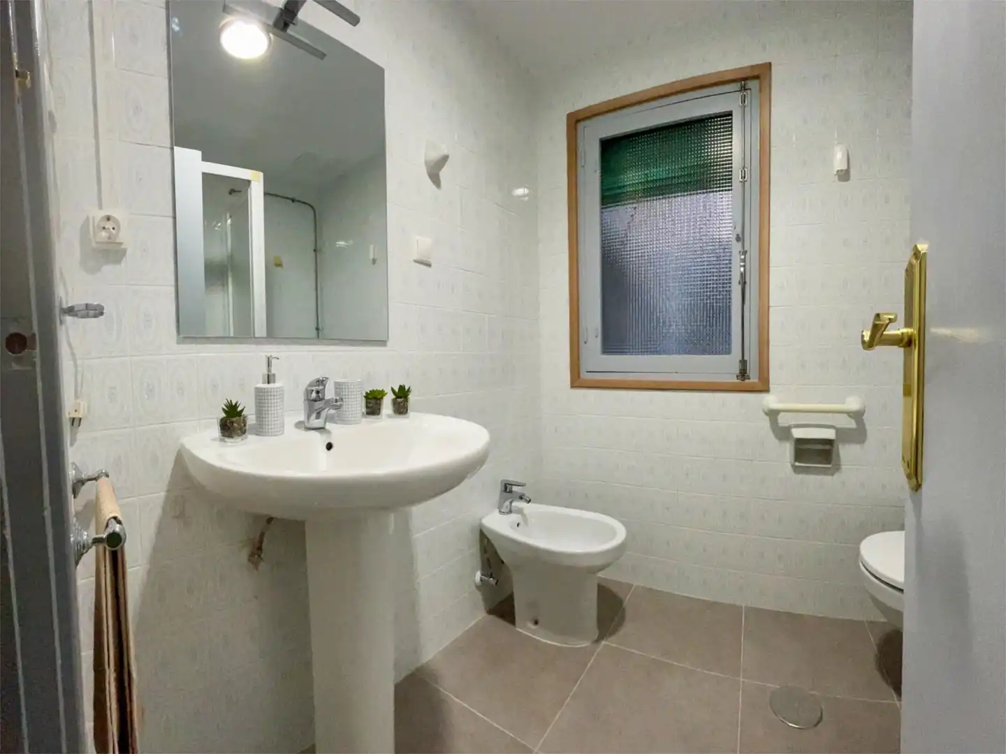 Room in Carrer d'Algol, 15, Ciudad de Asís