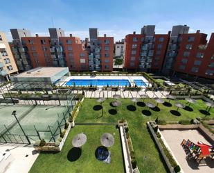 Swimming pool of Flat to rent in  Madrid Capital  with Air Conditioner, Heating and Private garden