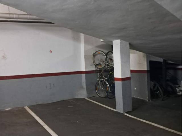 Garaje en Venta en Carrer del Ripollès, 86 en El Camp de l'Arpa del Clot