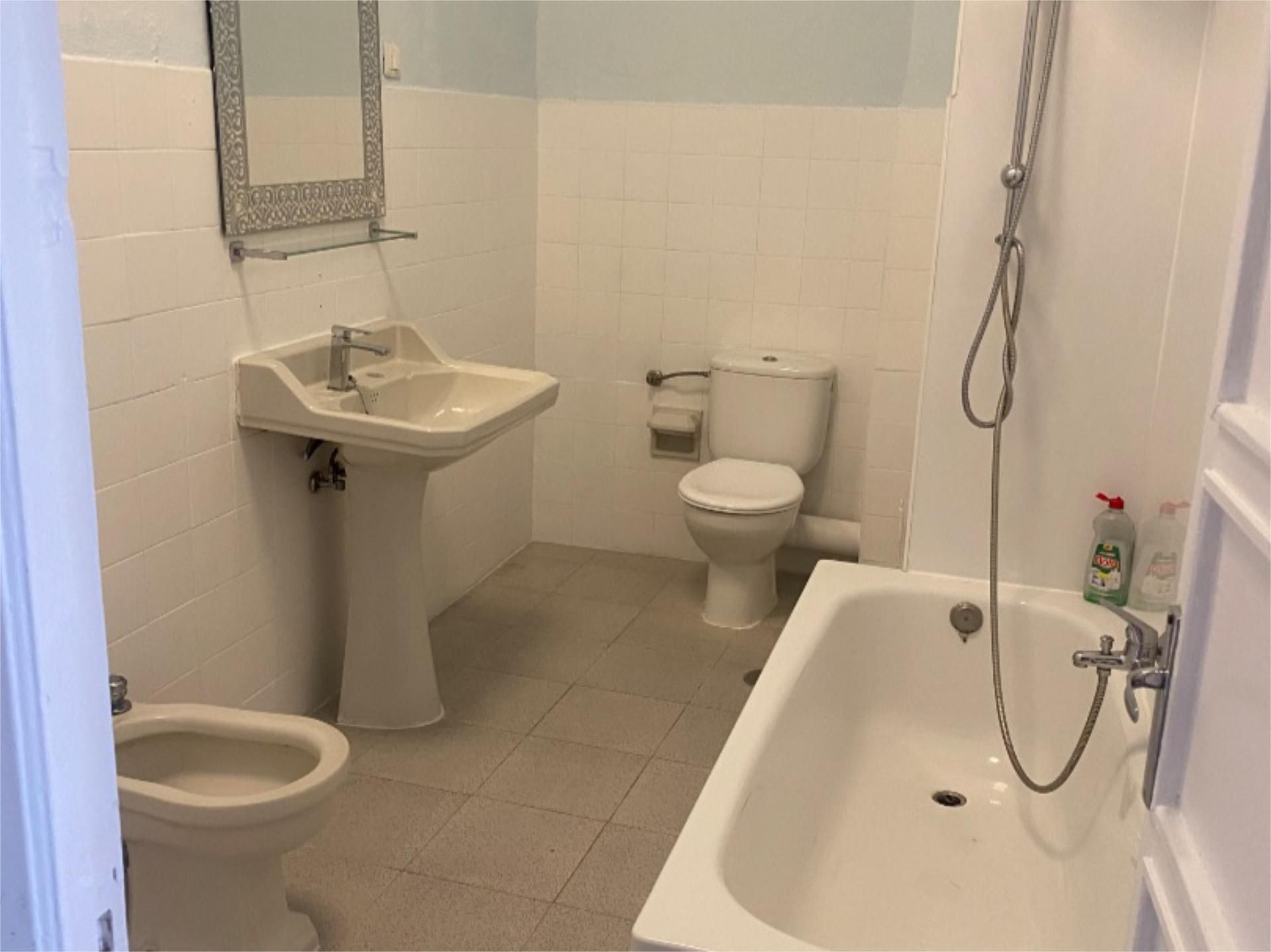 Bathroom of Flat to rent in  Cádiz Capital