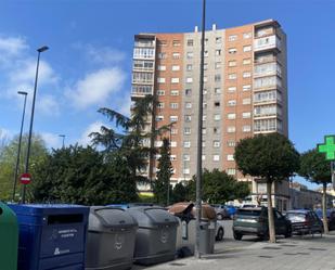 Exterior view of Flat for sale in Avilés  with Terrace, Furnished and Oven