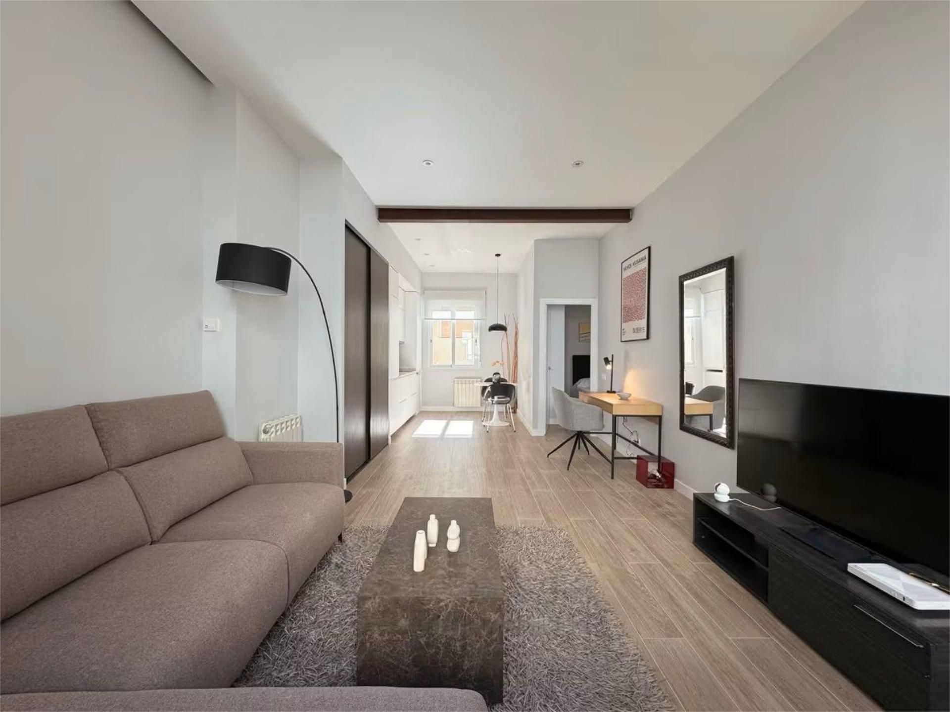 Living room of Flat to rent in  Sevilla Capital  with Air Conditioner, Heating and Parquet flooring