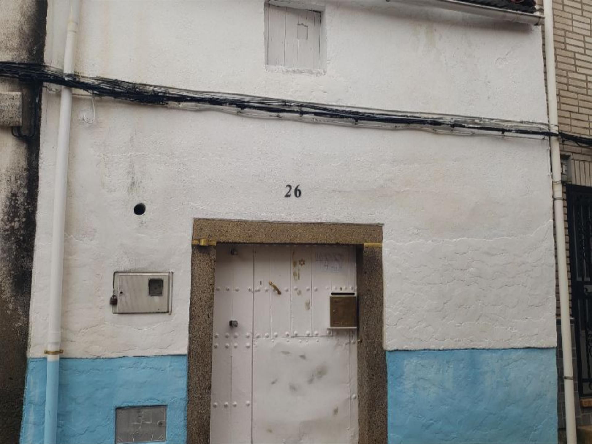 Vista exterior de Casa adosada en venda en Guijo de Coria amb Calefacció, Jardí privat i Moblat