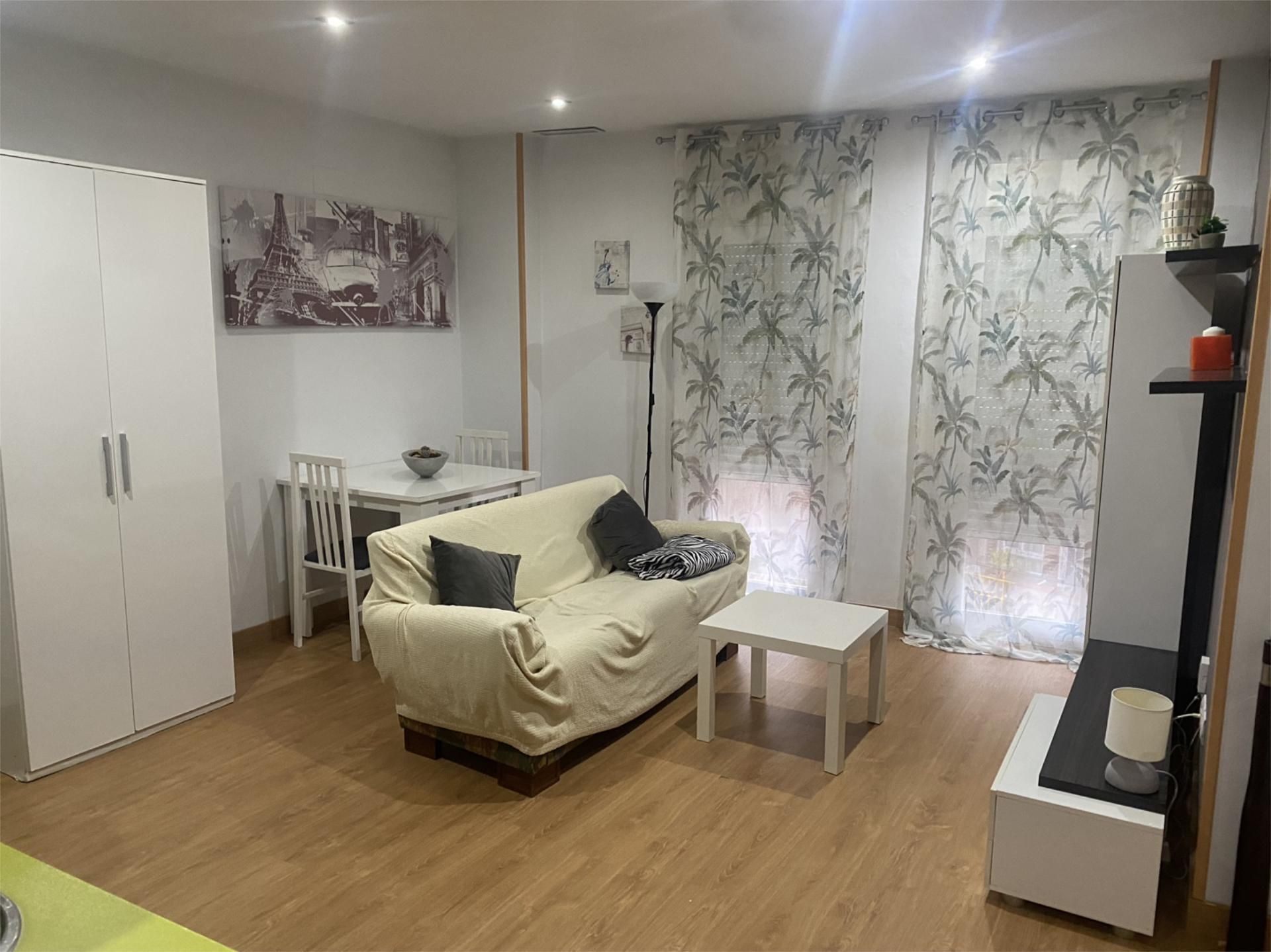 Flat to rent in Calle Julio Burell, 2, Centro ciudad