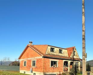 Vista exterior de Casa o xalet en venda en Padrón amb Jardí privat, Parquet i Moblat