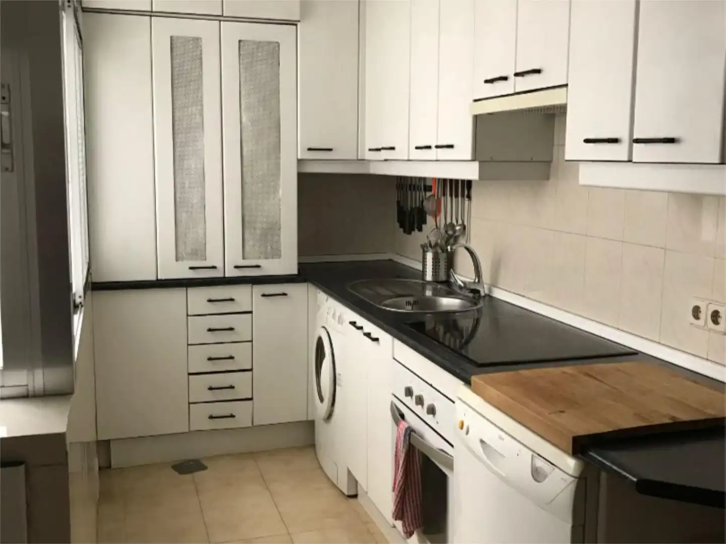 Pis de lloguer a Avenida de Monforte de Lemos, 168, Pilar Cuina de Pis de lloguer en Madrid amb Aire condicionat, Calefacció i Parquet