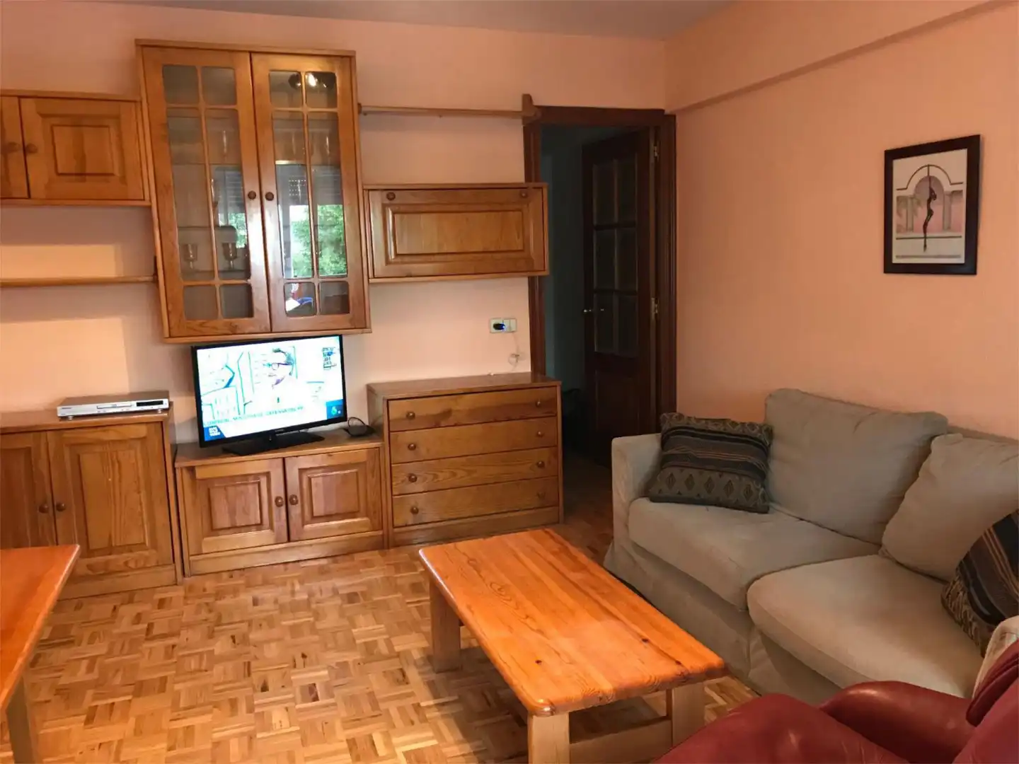Pis de lloguer a Avenida de Monforte de Lemos, 168, Pilar Sala d'estar de Pis de lloguer en Madrid amb Aire condicionat, Calefacció i Parquet