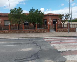 Vista exterior de Pis en venda en Sonseca amb Calefacció i Jardí privat
