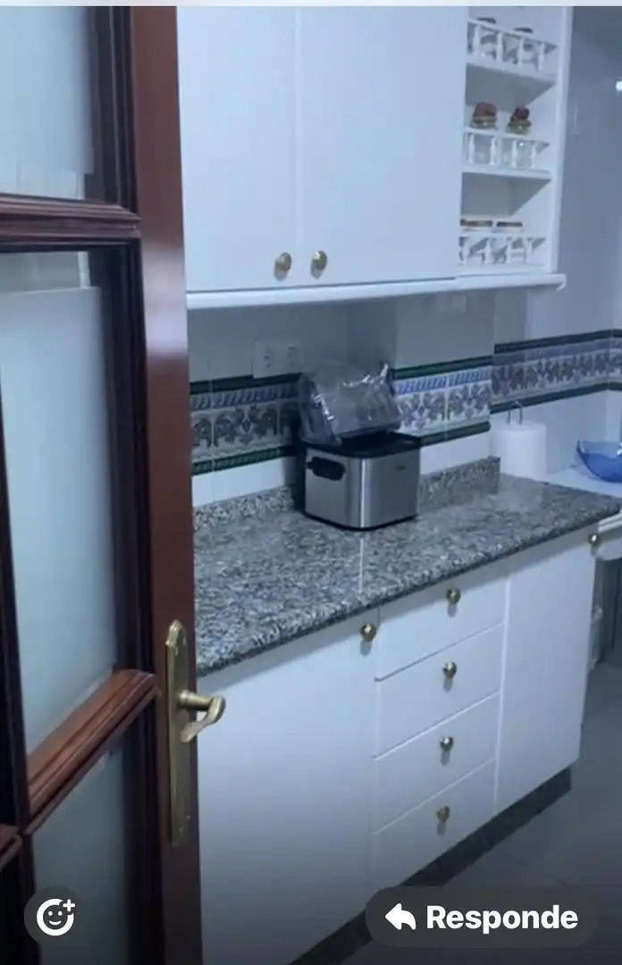 Cocina de Piso de alquiler en Sevilla con Aire acondicionado, Calefacción y Amueblado