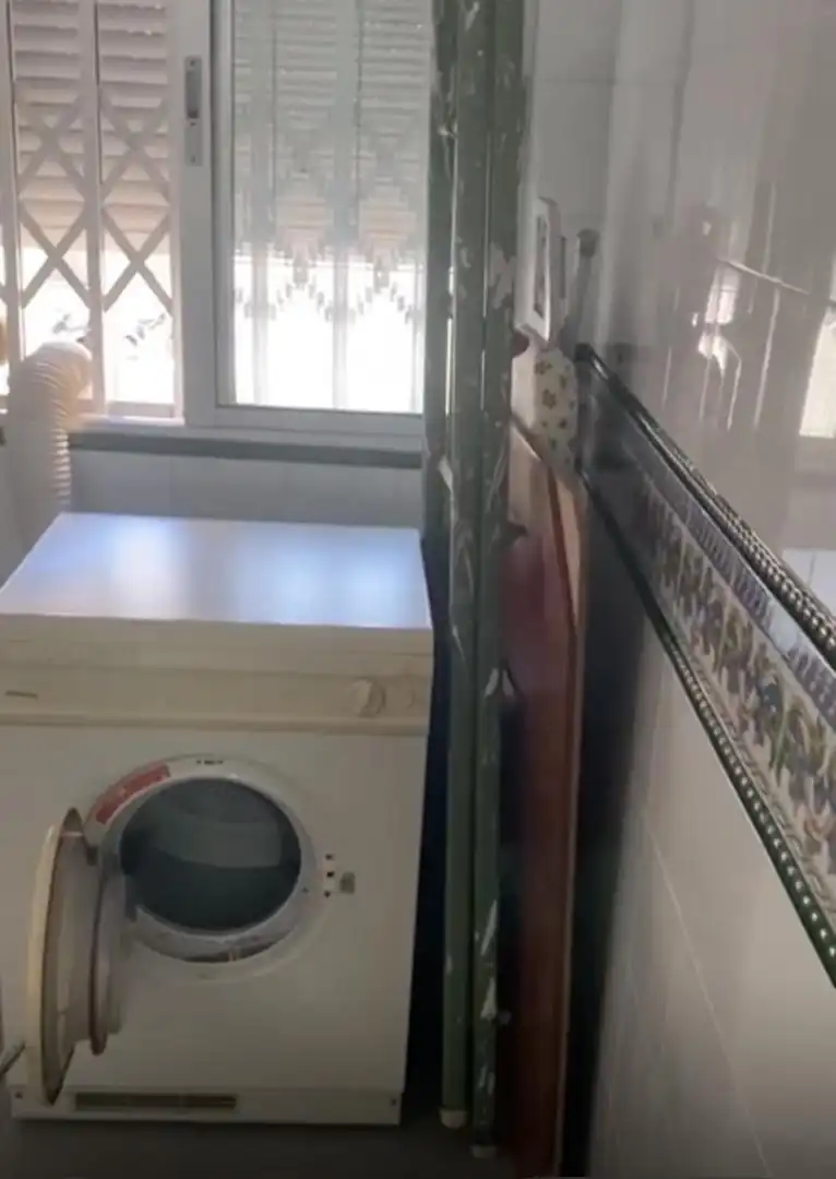 Habitación de Piso de alquiler en Sevilla con Aire acondicionado, Calefacción y Amueblado