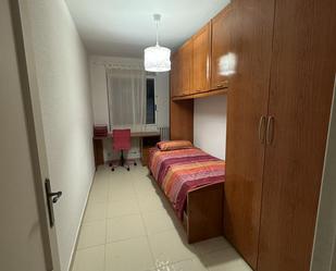 Bedroom of Flat to share in  Zaragoza Capital  with Heating, Terrace and Oven