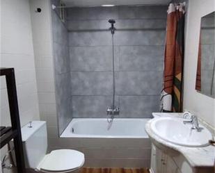 Bathroom of Flat to rent in Soria Capital   with Heating and Furnished