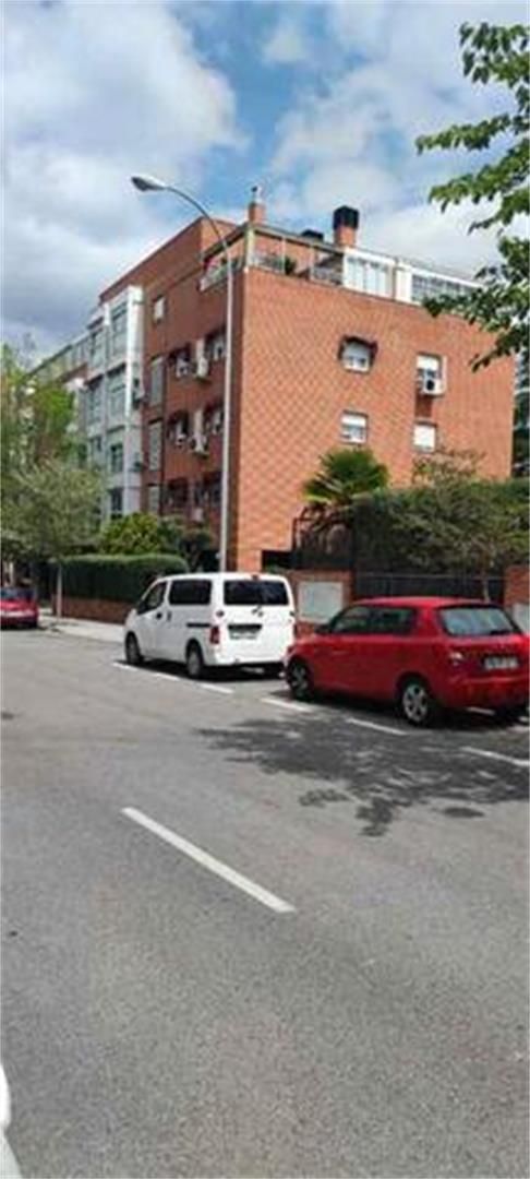 Aparcament de Àtic en venda en  Madrid Capital amb Calefacció, Jardí privat i Terrassa