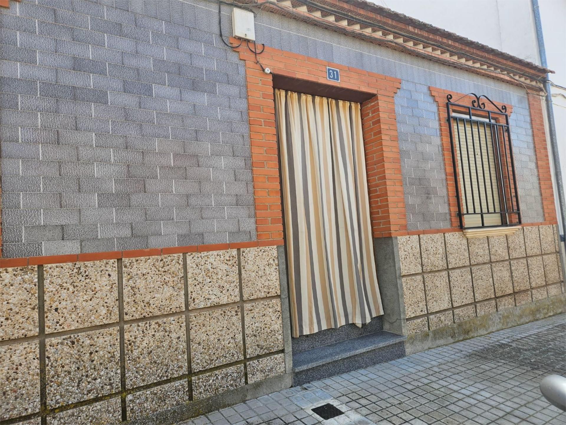 Vista exterior de Piso en venta en Urda con Calefacción, Terraza y Trastero