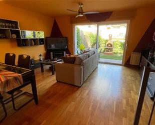 Sala d'estar de Pis en venda en Sitges amb Aire condicionat, Calefacció i Jardí privat