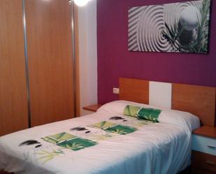 Bedroom of Flat to share in Santiago de Compostela   with Heating, Parquet flooring and Furnished