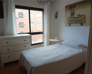 Bedroom of Flat to share in  Madrid Capital  with Heating, Private garden and Parquet flooring