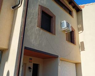 Vista exterior de Casa o xalet en venda en Pastrana amb Aire condicionat, Calefacció i Jardí privat