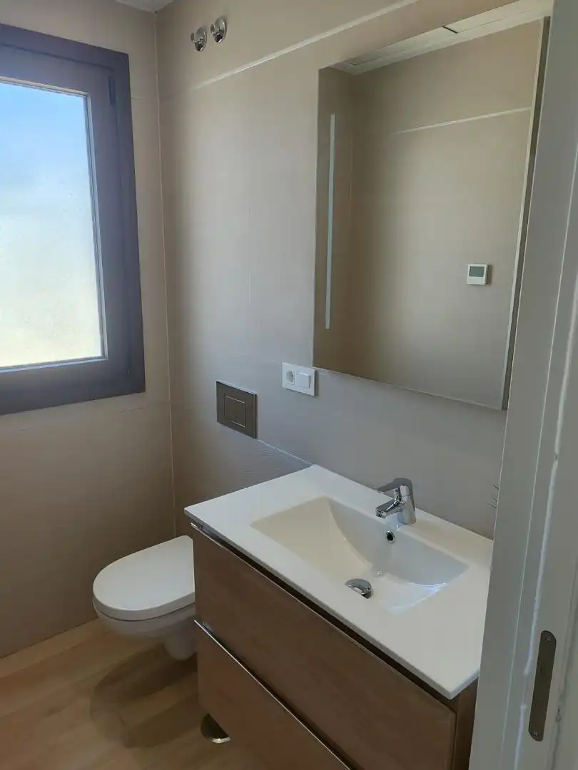 Bany de Planta baixa de lloguer en Finestrat amb Aire condicionat, Terrassa i Piscina