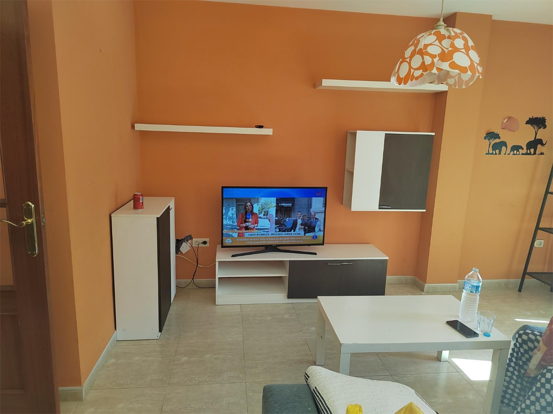 Sala de estar de Piso en venta en Torre del Campo con Trastero, Amueblado y Horno