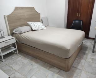 Bedroom of Flat to rent in Lugo Capital