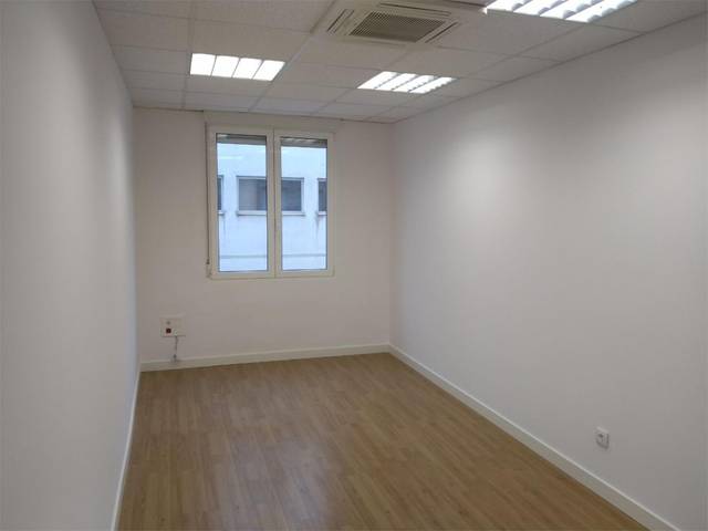 Oficina en Alquiler en Calle Vitoria, 29 en Villa Pilar