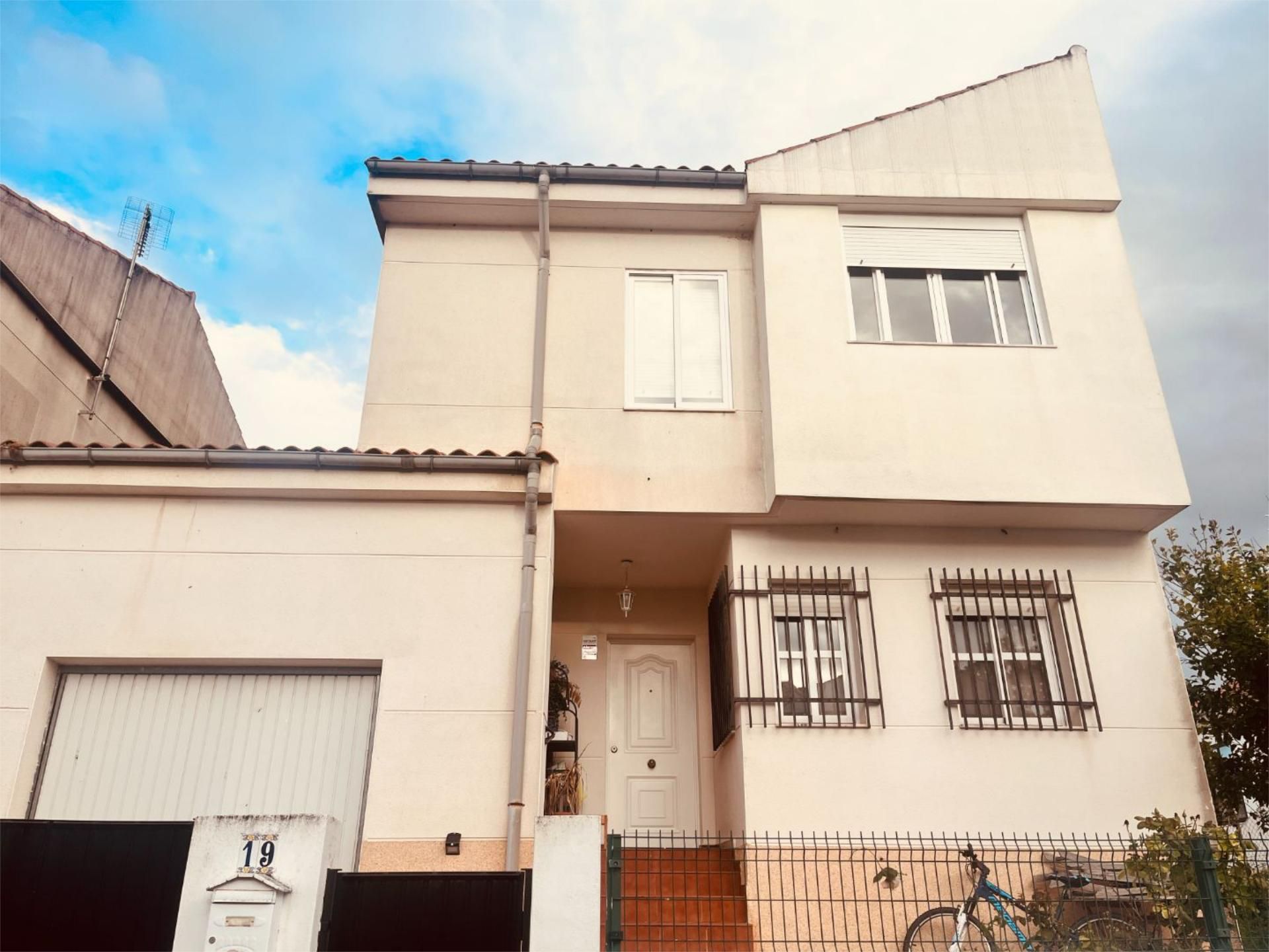 Exterior view of Flat for sale in Valencia de Alcántara  with Air Conditioner, Heating and Private garden