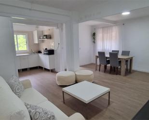 Sala d'estar de Casa o xalet en venda en Navas del Rey amb Jardí privat, Terrassa i Traster