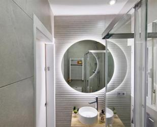 Bathroom of Flat for sale in  Madrid Capital  with Air Conditioner