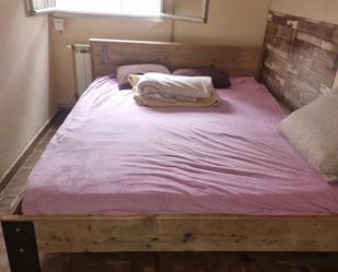 Bedroom of Flat to share in  Madrid Capital  with Heating, Oven and Washing machine