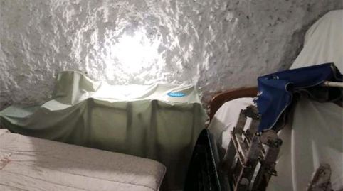 Foto 3 de Casa adosada en venta en Calle Cuevas, 39, Cenizate, Albacete