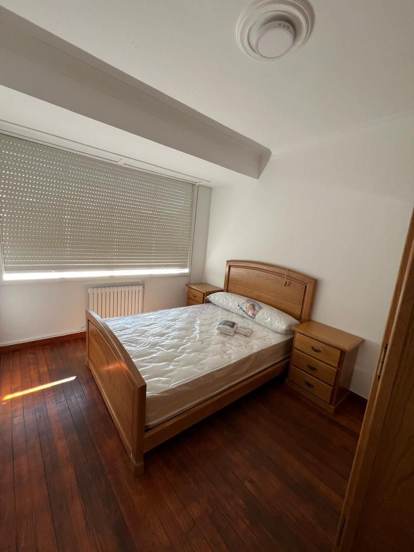 Dormitori de Pis per a compartir en Lugo Capital amb Calefacció, Parquet i Moblat