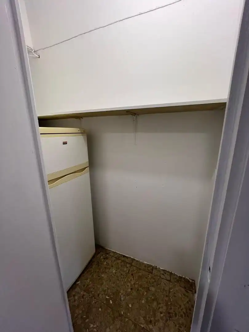 Room in Rúa Serra Gañidoira, 26, Residencia - Abella Flat for share in Lugo with Heating, Parquet flooring and Furnished
