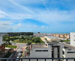 Vista exterior de Àtic en venda en Puerto Real amb Terrassa i Piscina
