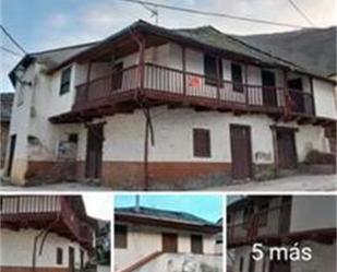 Vista exterior de Casa o xalet en venda en Ponferrada amb Calefacció, Terrassa i Traster